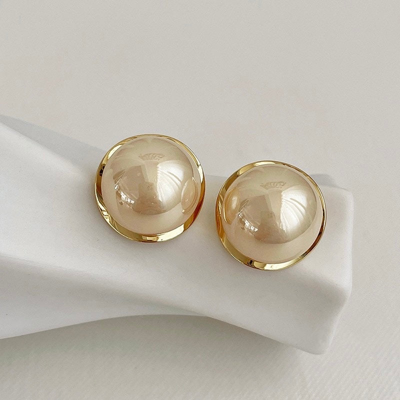 Moon Pearl Studs